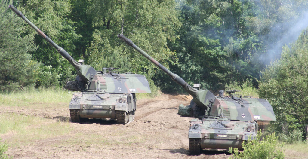 Німеччина погодилась продати Україні сто самохідних гаубиць Panzerhaubitze 2000