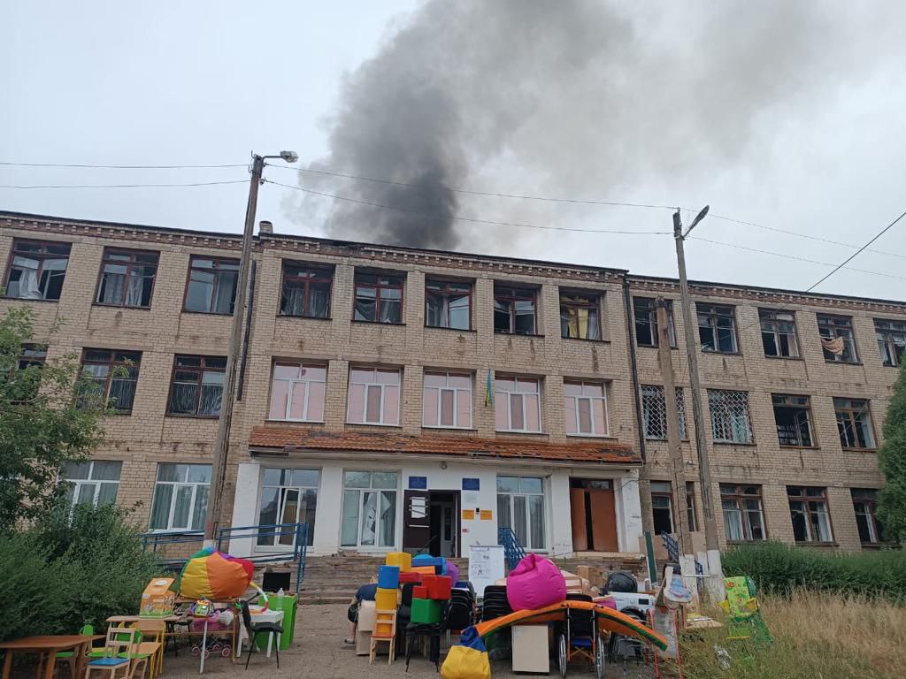 Росіяни завдали ударів по навчальних закладах на Донеччині