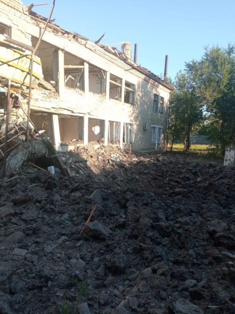 Війська РФ обстріляли з авіації та артилерії три громади на Донеччині