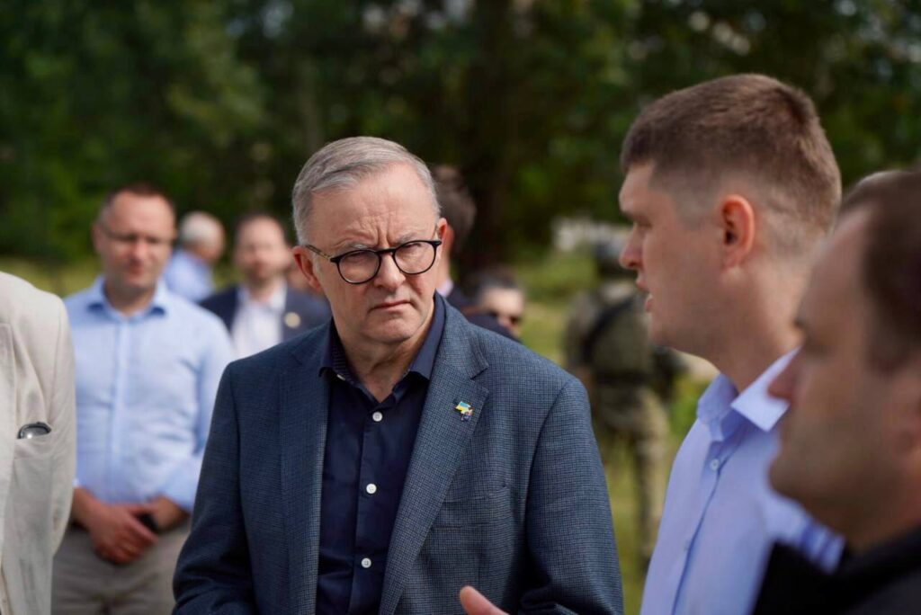 Прем’єр Австралії відвідав Україну: він побував в Бучі та Ірпені