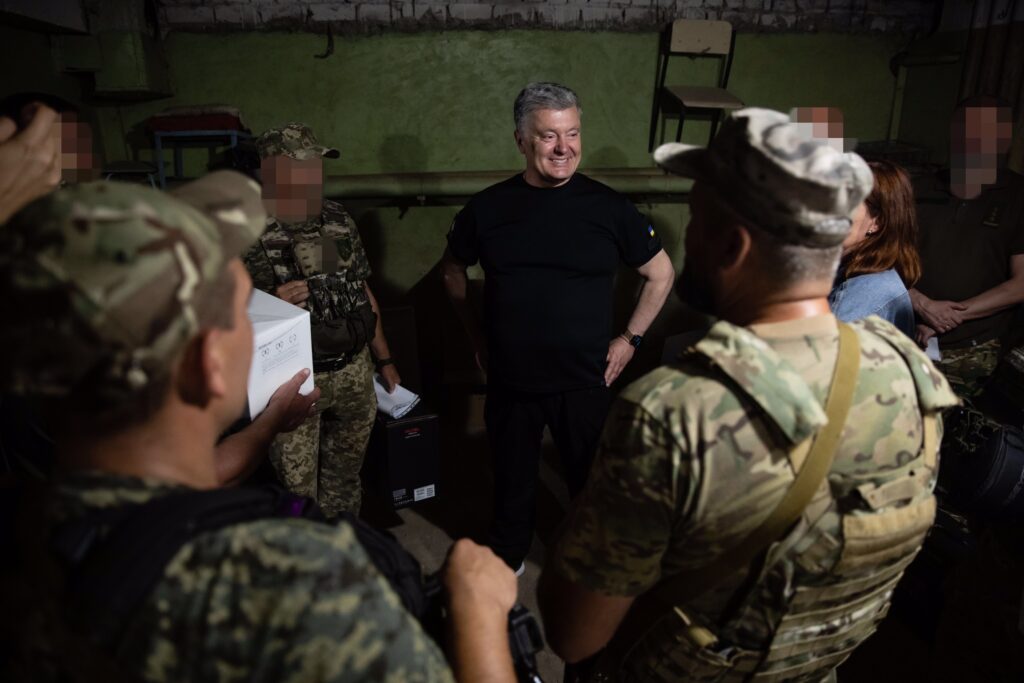 Окупанти знищені, наших втрат нуль: Порошенко показав, як ведеться відеорозвідка з допомогою дронів