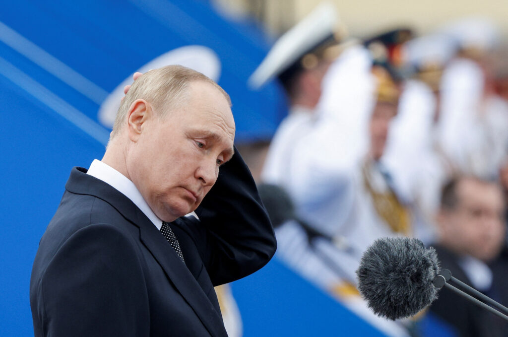 Путін потайки вночі нібито відвідав окупований Маріуполь