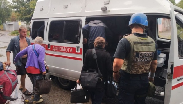 З Донеччини за два дні евакуювали понад вісімсот осіб