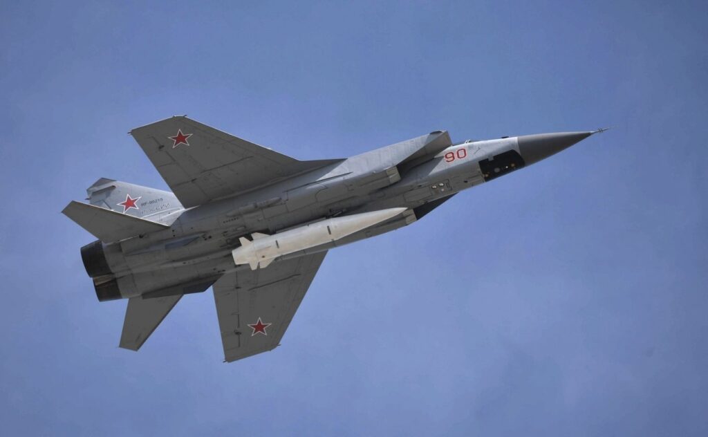 Росіяни почали застосовувати малопомітні для ППО ракети “Кинджал”: що відомо про цю гіперзвукову зброю