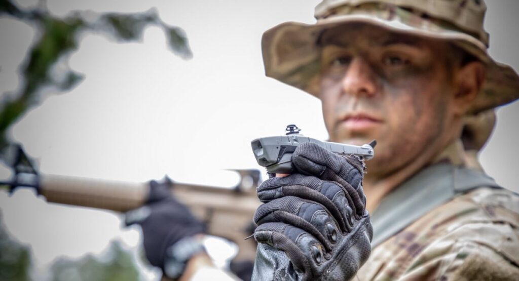 «Черные шершни» в украинской армии: как нанодроны Black Hornet помогут ВСУ в разведке враждебных позиций