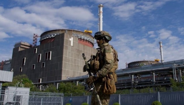 Російські окупанти обстрілюють Запорізьку ТЕС, щоб здійняти радіоактивний пил — розвідка