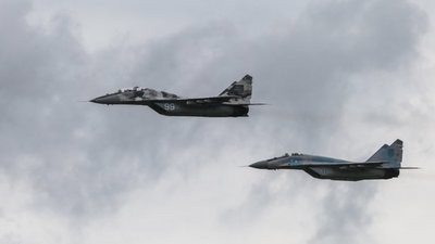 Польща та Чехія патрулюватимуть повітряний простір Словаччини: країна може передати винищувачі Україні
