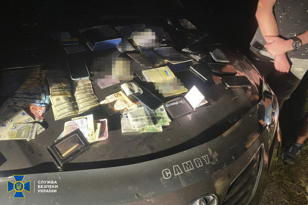 Через Крим та Росію: СБУ заблокувала канали незаконного виїзду військовозобов’язаних з України