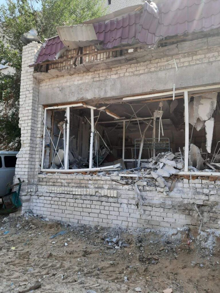 Змушують віддати свободу за їжу: на Луганщині окупанти виманюють у місцевих персональні дані для псевдореферендуму