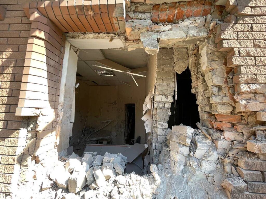 Окупанти обстріляли евакуаційну базу Червоного Хреста на Донеччині