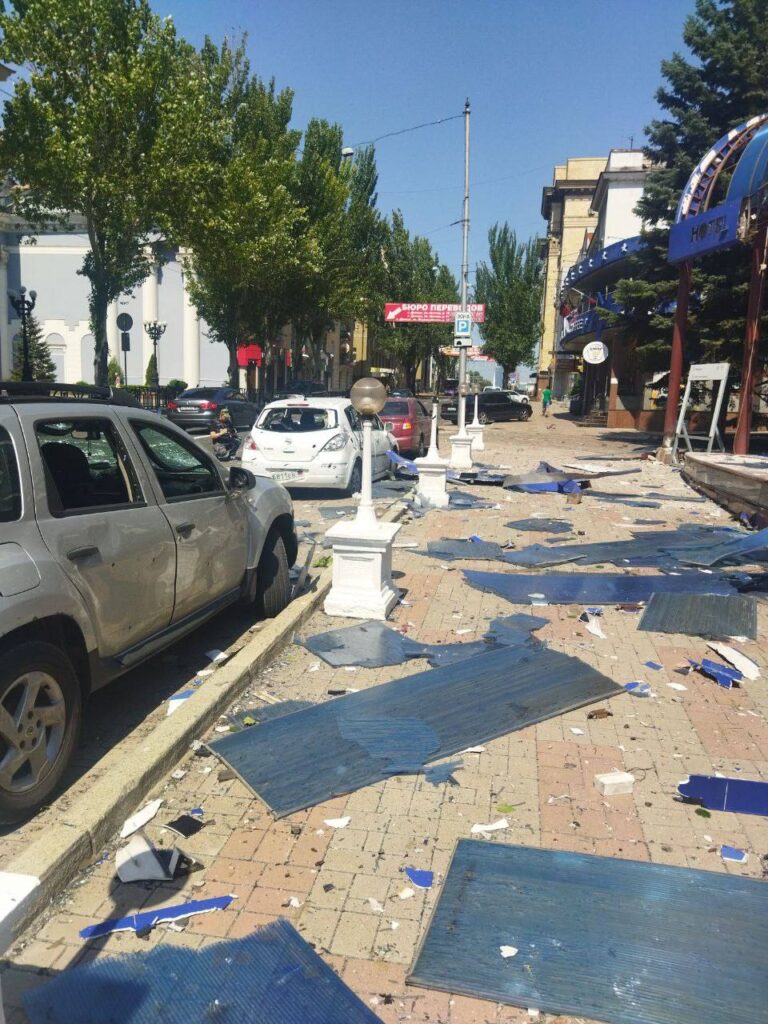 Поцілили в адміністрацію так званого “ватажка” “ДНР” Пушиліна: в окупованому Донецьку пролунали вибухи