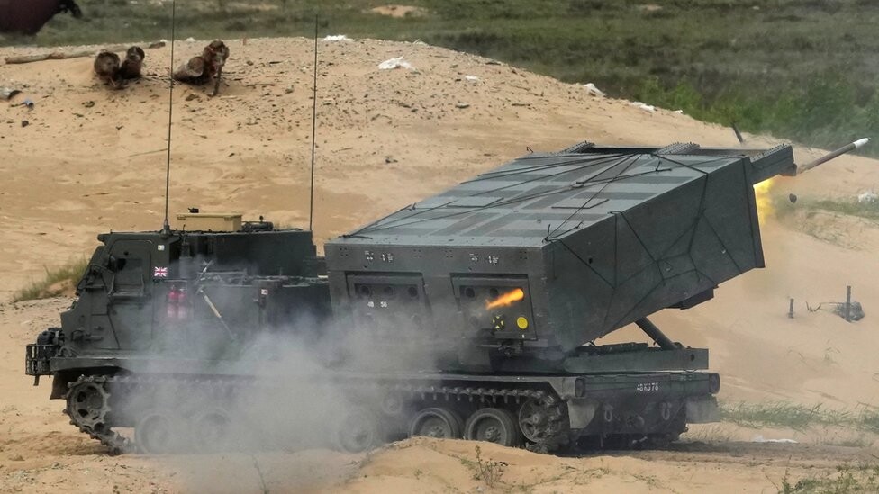 Украина получит от Британии еще три РСЗО M270 MLRS и снаряды к ним