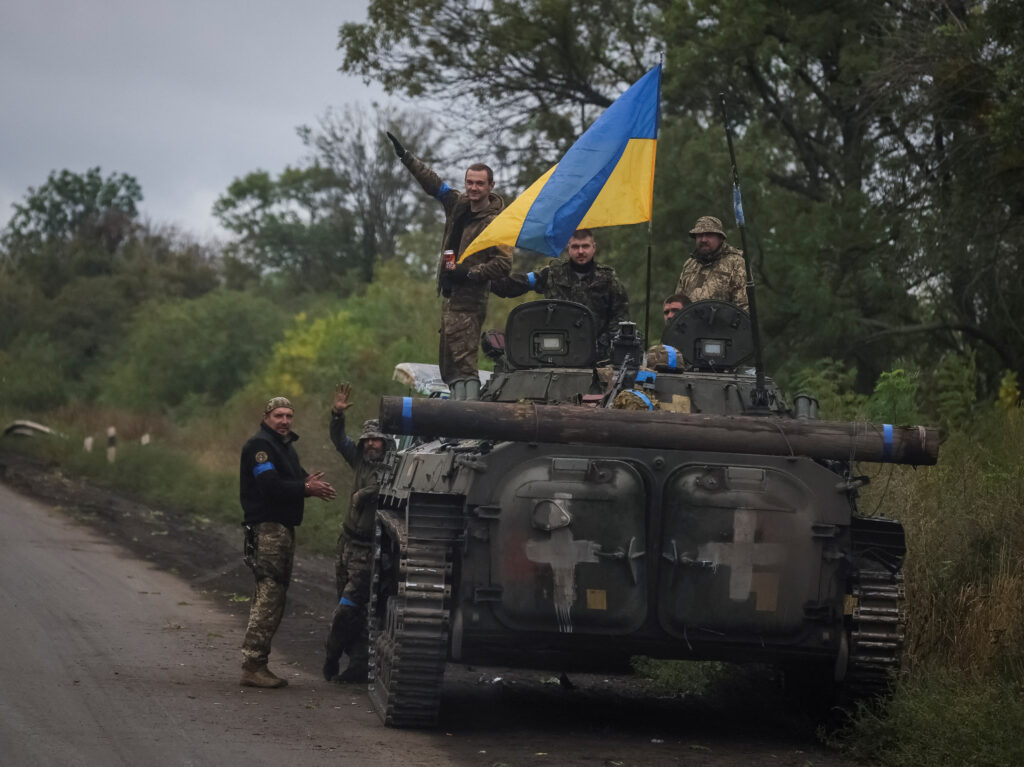 На Півдні України тривають запеклі бої, окупанти відступають – Міноборони