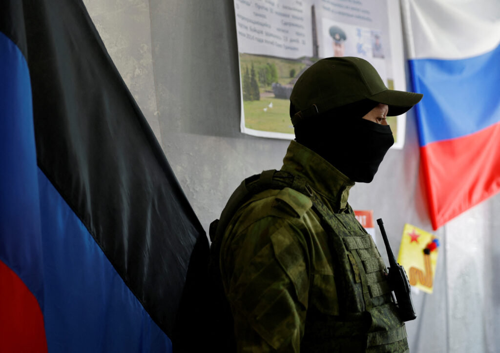 Новий вид промивання мізків: росіяни планують випустити на окупованих територіях посібник з “історії новоросії”