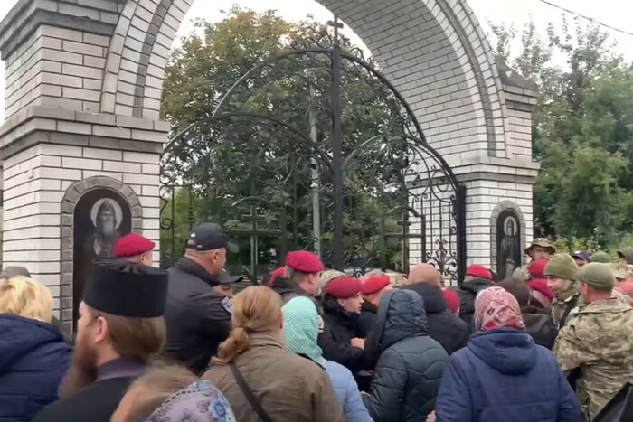 У Попільні на Житомирщині громада перейшла до ПЦУ: представники УПЦ МП відмовились звільняти храм