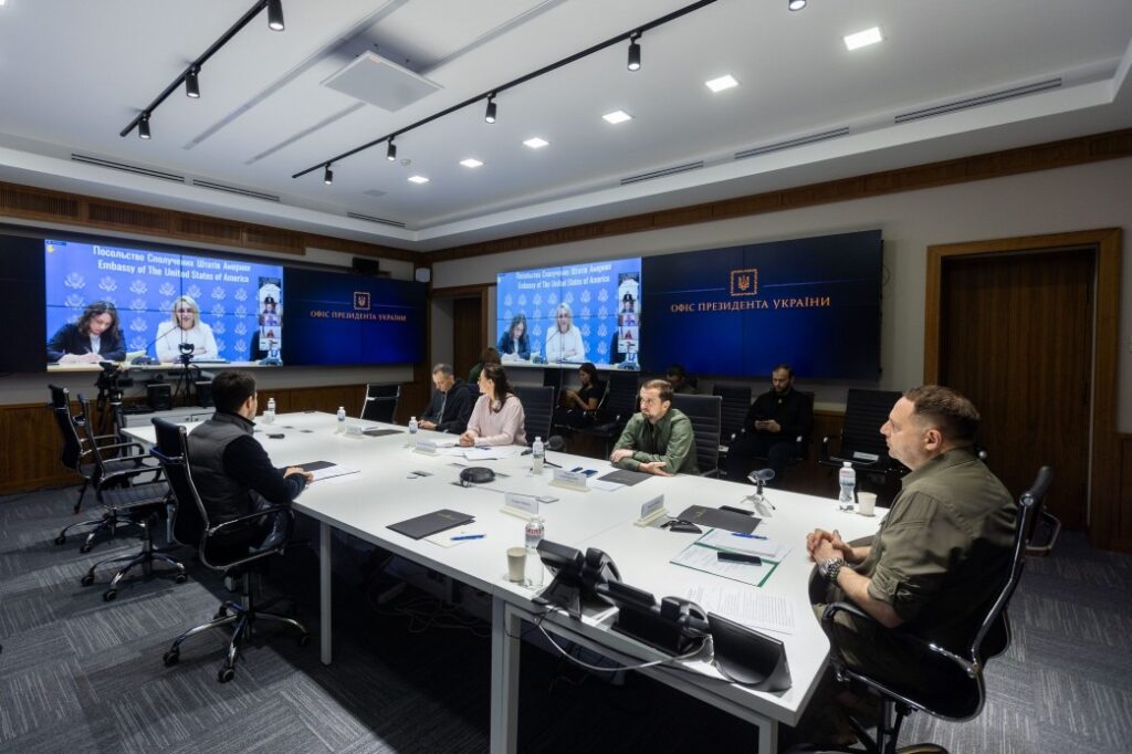 В Офісі президента ініціювали створення Фонду відновлення України: як працюватиме структура і хто розподілятиме кошти