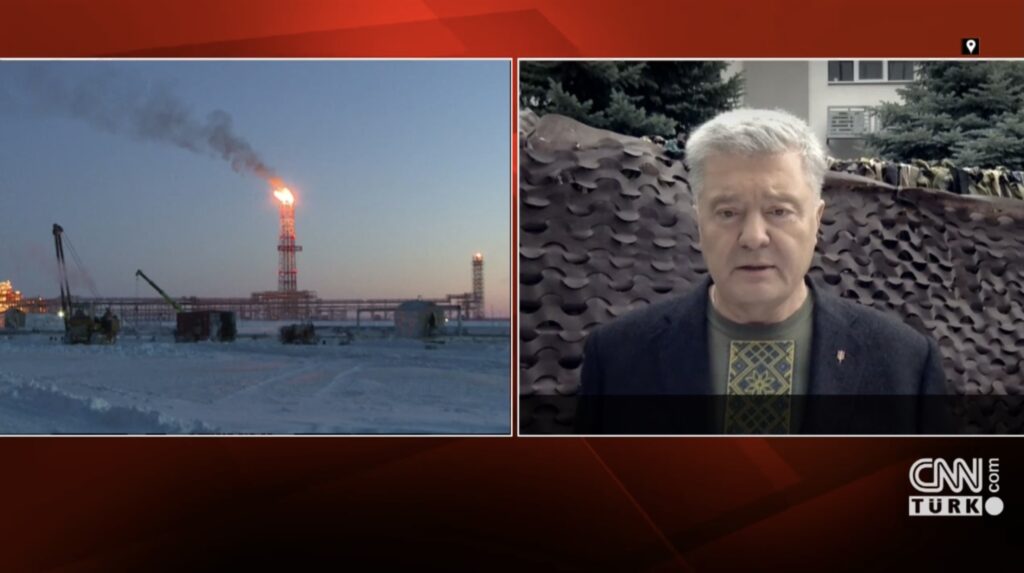 За російським газом йдуть російські танки – Порошенко в ефірі CNN Turk
