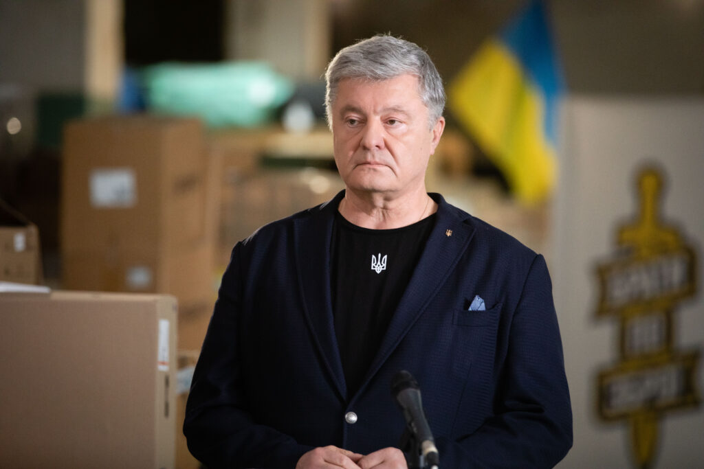 Це наш «ленд-ліз», внесок у перемогу України: Фонд Порошенка з волонтерами за півроку спрямували на допомогу ЗСУ 46 млн дол