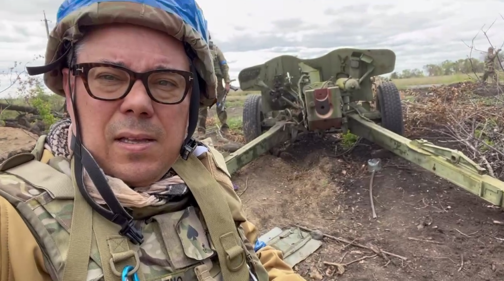Российские десантники убегали вплавь: Березовец опубликовал видео из освобожденного ВСУ села Байрак в Харьковской области