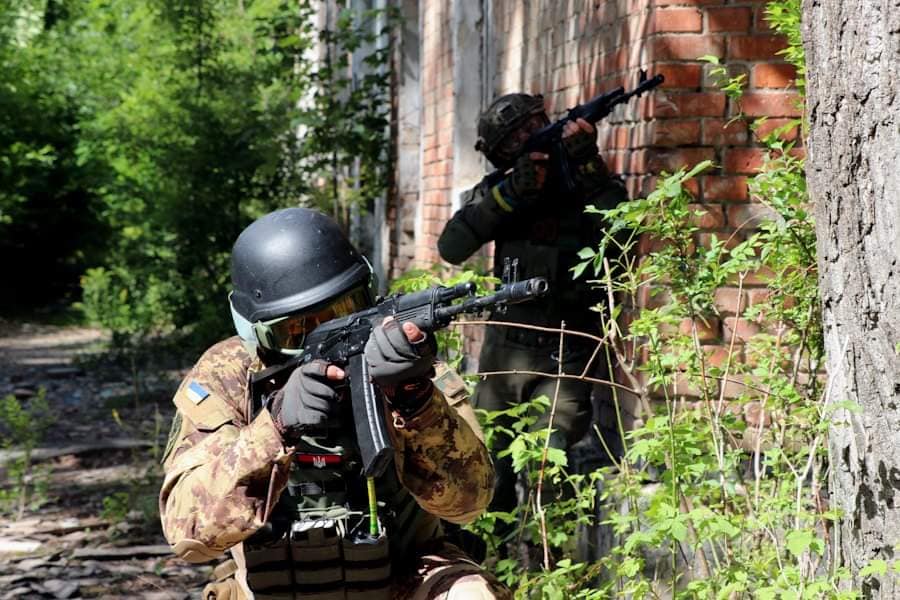 Знищено 12 окупантів, чотири танки та гаубицю “Мста-С”: морські піхотинці ЗСУ відзвітували про успіхи на фронті