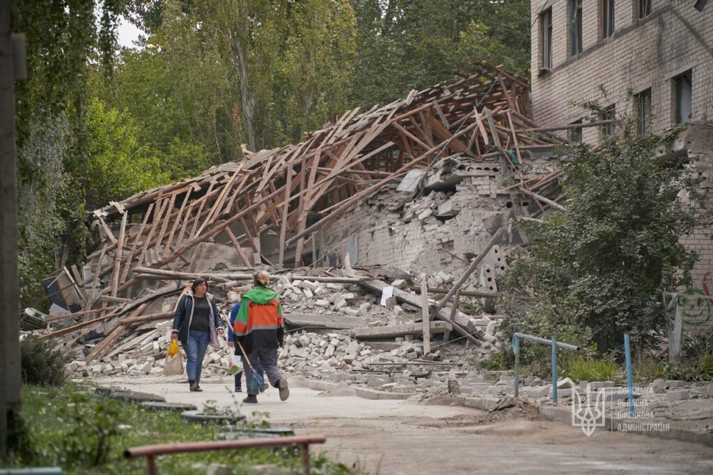 Зруйновано цивільну та критичну інфраструктуру, є загиблі: росіяни обстріляли Донеччину та Запоріжжя