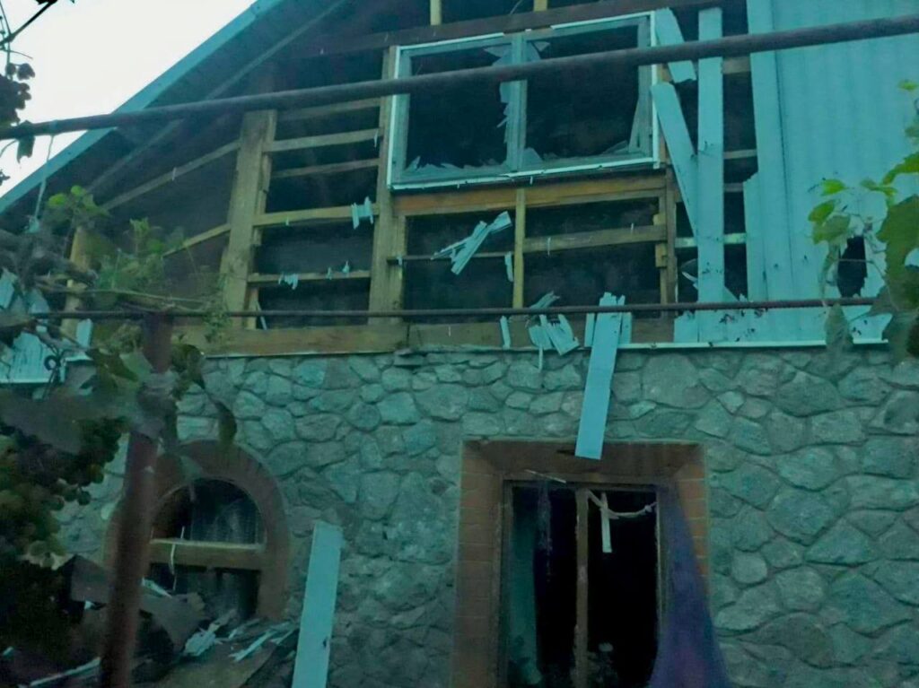 Били з “Градів” та “Ураганів”: росіяни шість разів обстріляли Дніпропетровщину