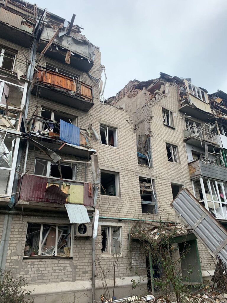 Вдарили артилерією та авіацією, є загиблі та поранені: росіяни обстріляли Слов’янськ, Авдіївку та Торецьк