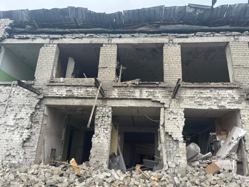 Окупанти масовно обстріляли сім населених пунктів Донеччини: є загиблі та поранені