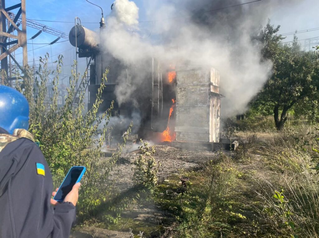 Росіяни обстріляли Слов’янську ТЕС: спалахнула пожежа