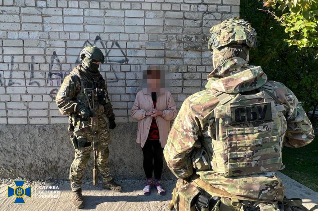 Збирала підписи та рахувала голоси: на Луганщині СБУ затримали зрадницю, яка організовувала псевдореферендум