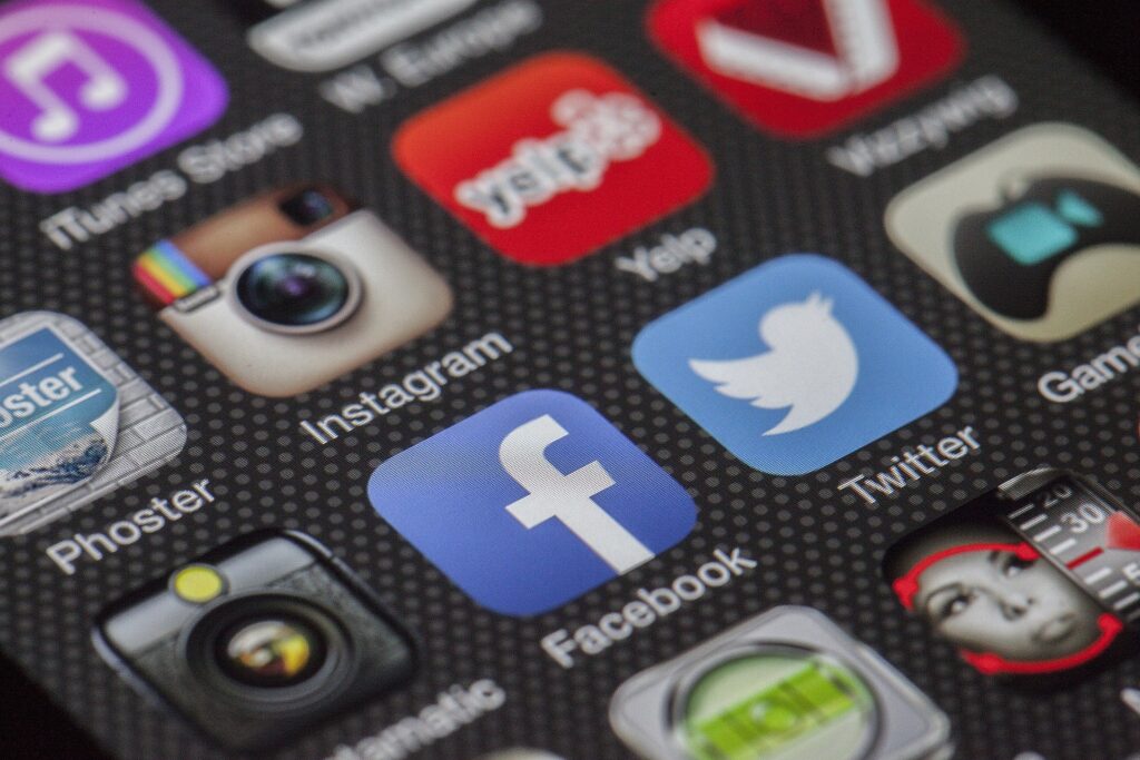 Користувачі Facebook зможуть вручну налаштовувати свою стрічку
