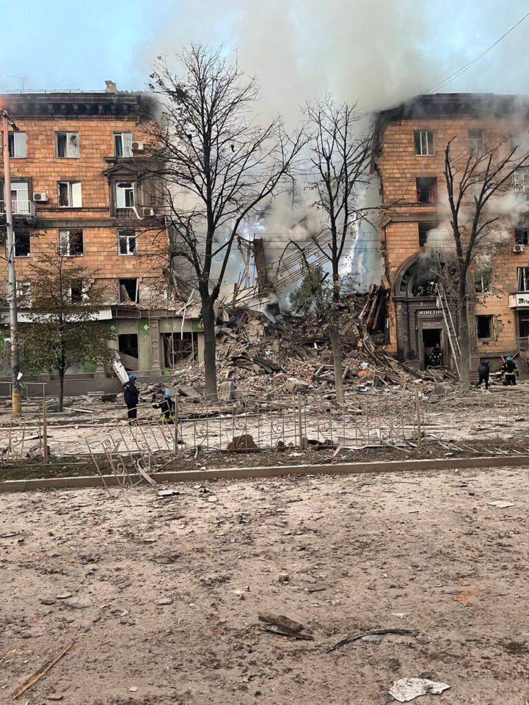 Окупанти завдали сім ракетних ударів по Запоріжжю, є руйнування та постраждалі