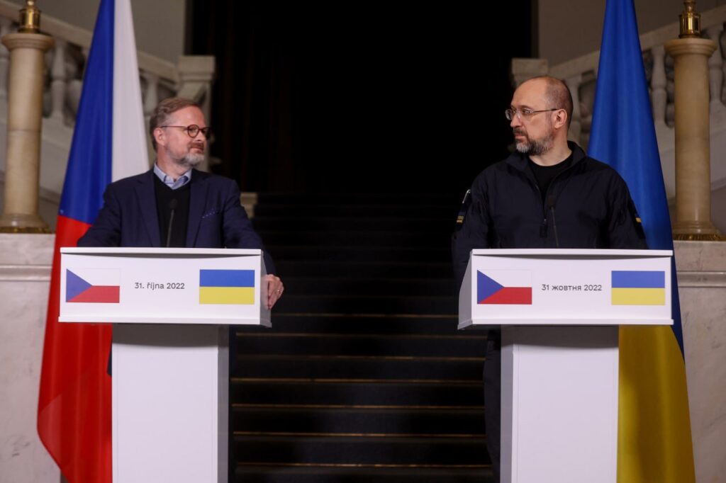 Чехия разработала план помощи Украине: в Кабмине сообщили подробности встречи с Петром Фиалой