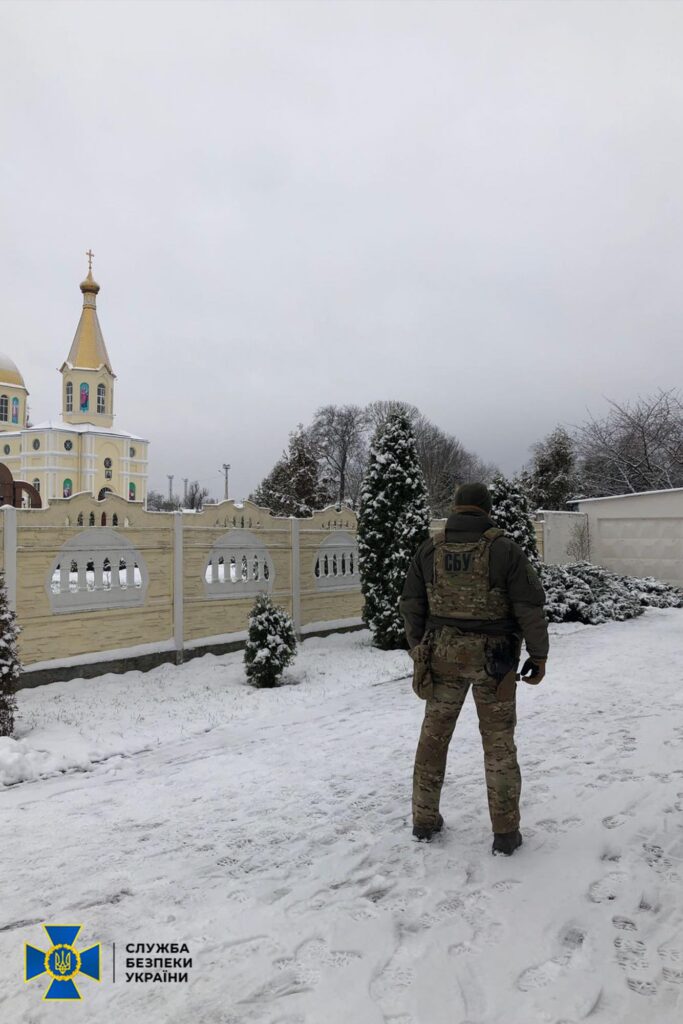Слідом за лаврою: СБУ прийшла з обшуками до храмів на Рівненщині