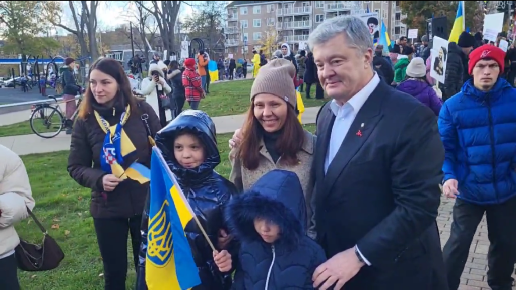 Порошенко виступив перед українською та іранською громадами у місті Галіфакс у Канаді
