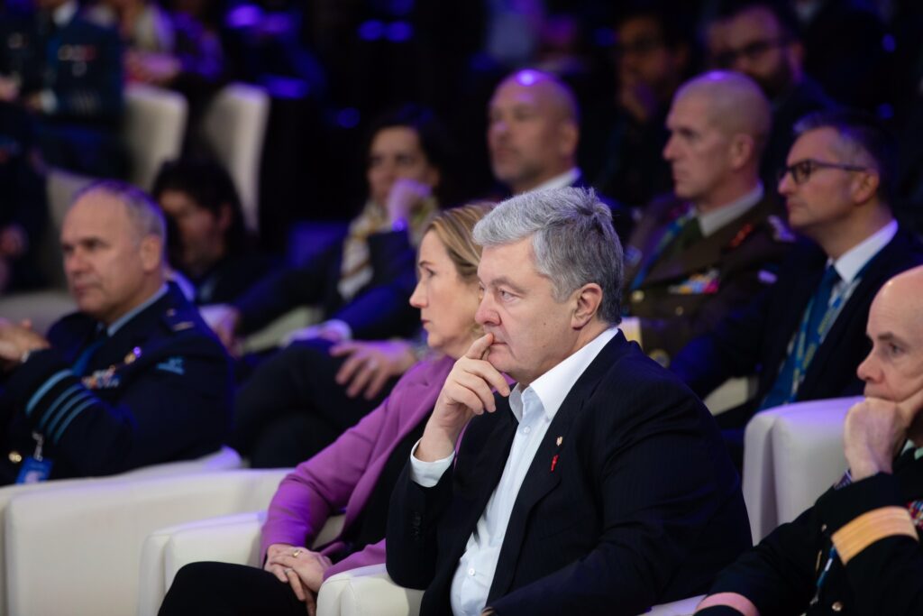 ОПЗЖ не має бути не лише в НОК, але й у Верховній Раді – Порошенко з Галіфаксу