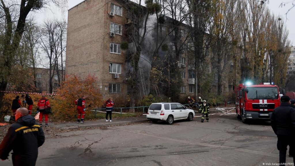Через обстріл росіянами Києва 15 листопада мешканців пошкоджених будинків можуть відселити