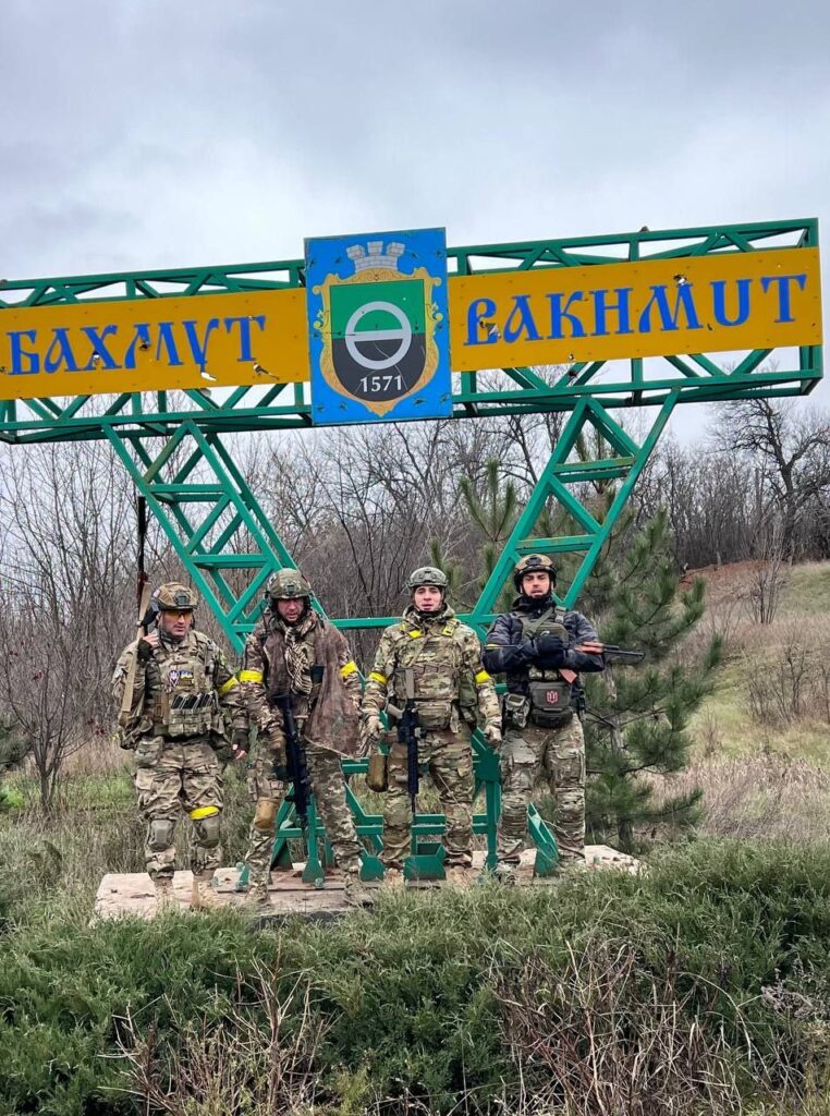 Оборона Бахмута: колишній командир “Моссаду” Десятник показав де і з ким воює