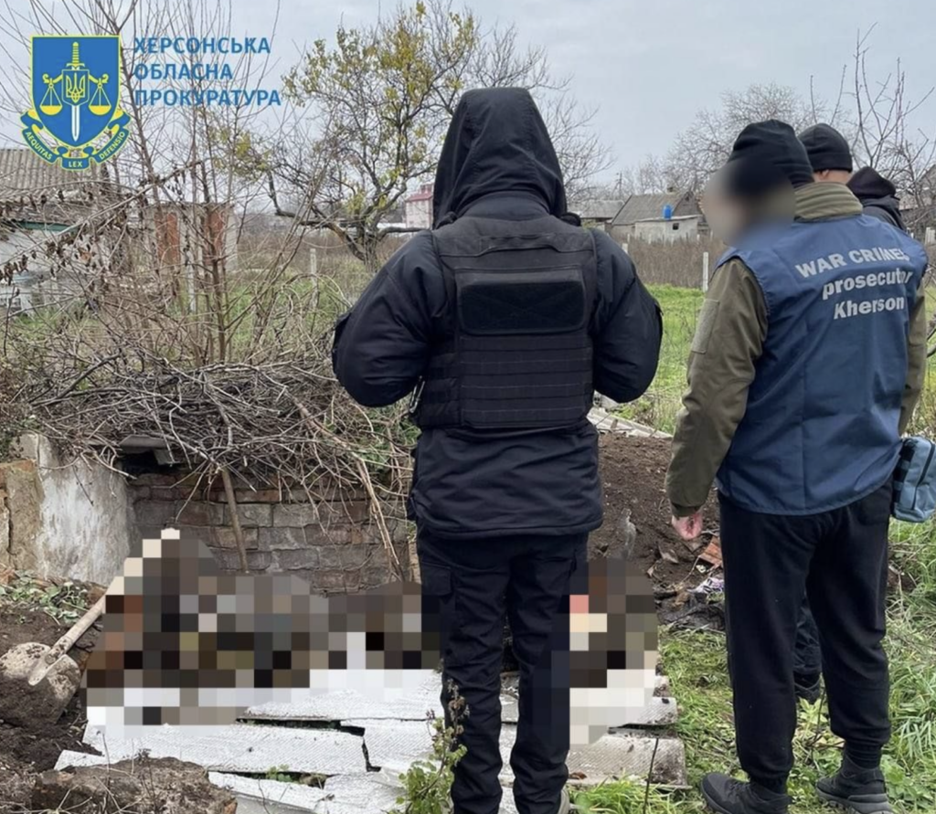 На звільненій Херсонщині знайшли останки тіл цивільних