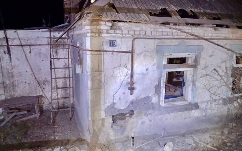 Окупанти з “Градів” та важкої артилерії обстріляли три громади Дніпропетровщини