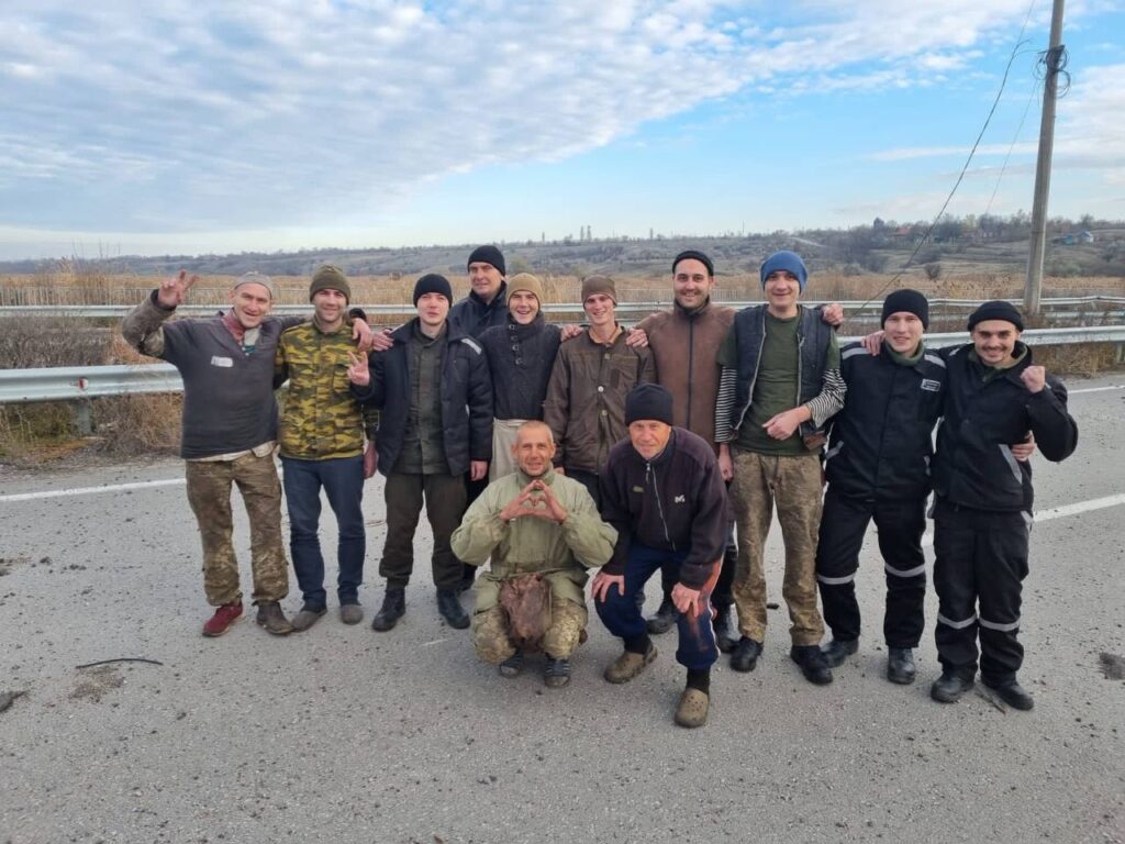 З російського полону повернулися 107 українських захисників