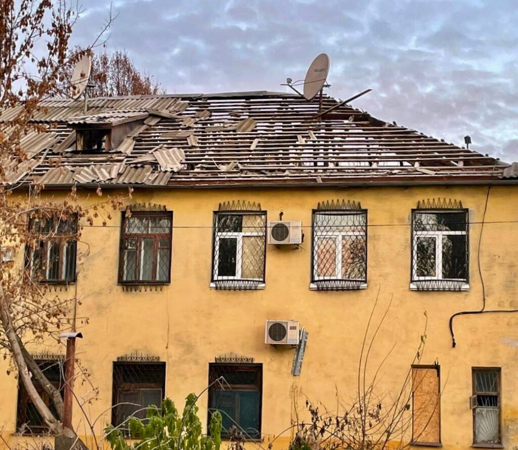 Окупанти вкотре атакували Нікопольщину: випустили 60 снарядів по містах і селах