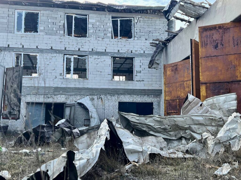 Російські обстріли Дніпра: в ОВА опублікували фото наслідків