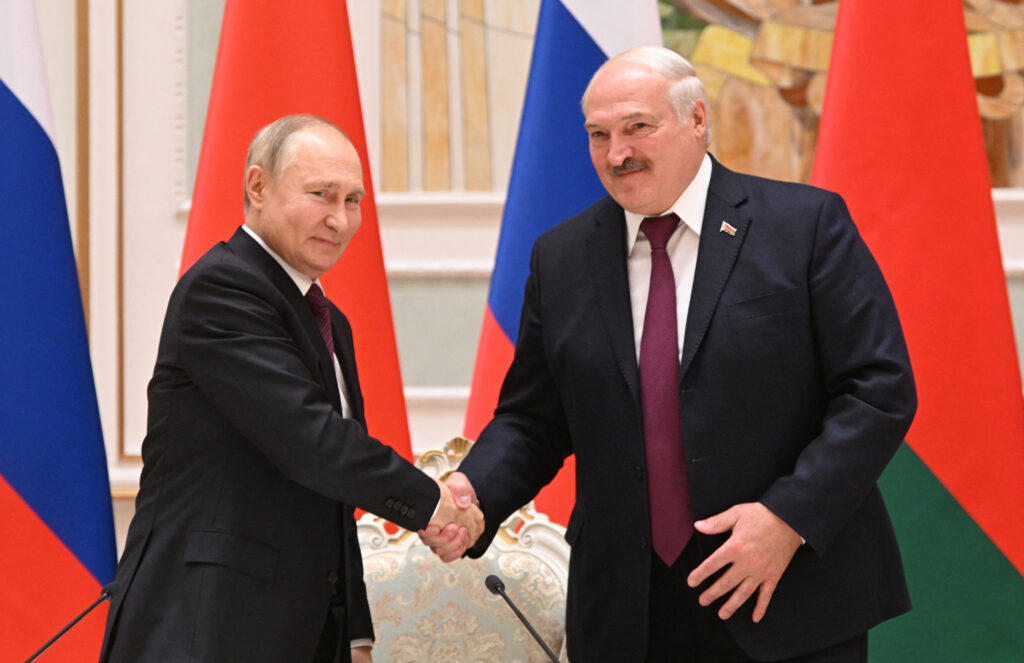 Для підтримки тривалої війни: Росія хоче поглинути оборонну промисловість Білорусі – ISW