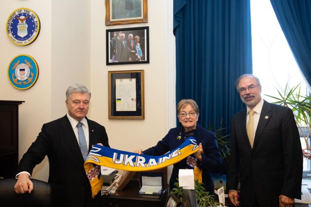 Порошенко у Конгресі США закликав дати Україні винищувачі і ППО, запровадити санкції проти кіріла і підтримати членство України в НАТО