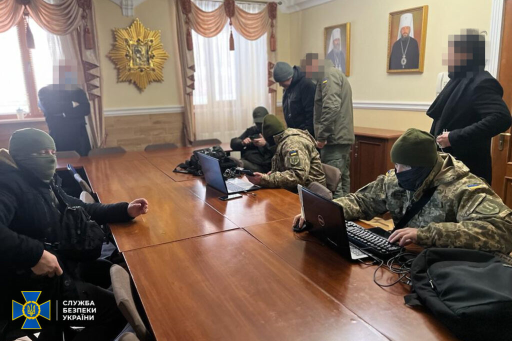 Задля запобігання терактів і провокацій: СБУ проводить обшуки в осередках московської церкви у дев’яти областях