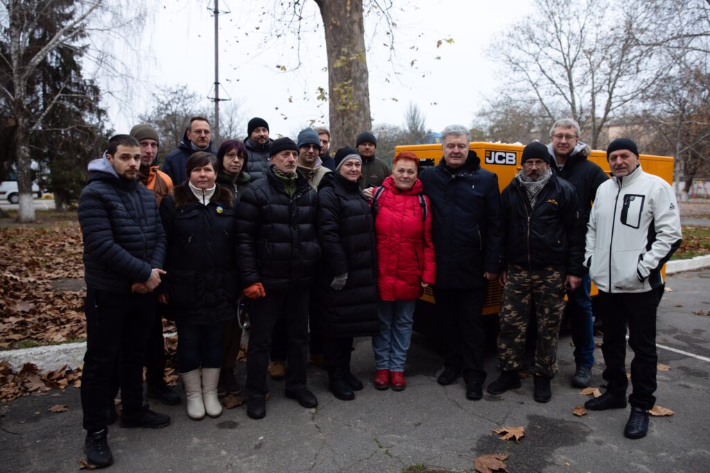 У Херсоні готуються до запуску пекарні, треба зробити свердловину для якісної води – Порошенко