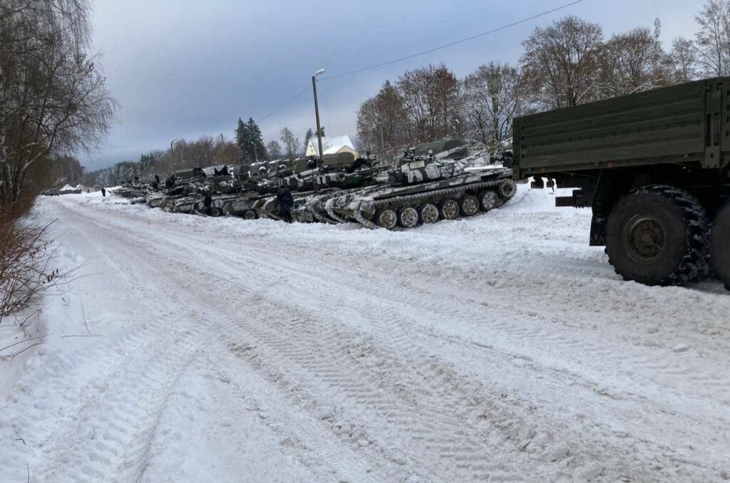 Ближче до кордону з Україною: Росія почала перекидати нову техніку та військових на південь Білорусі