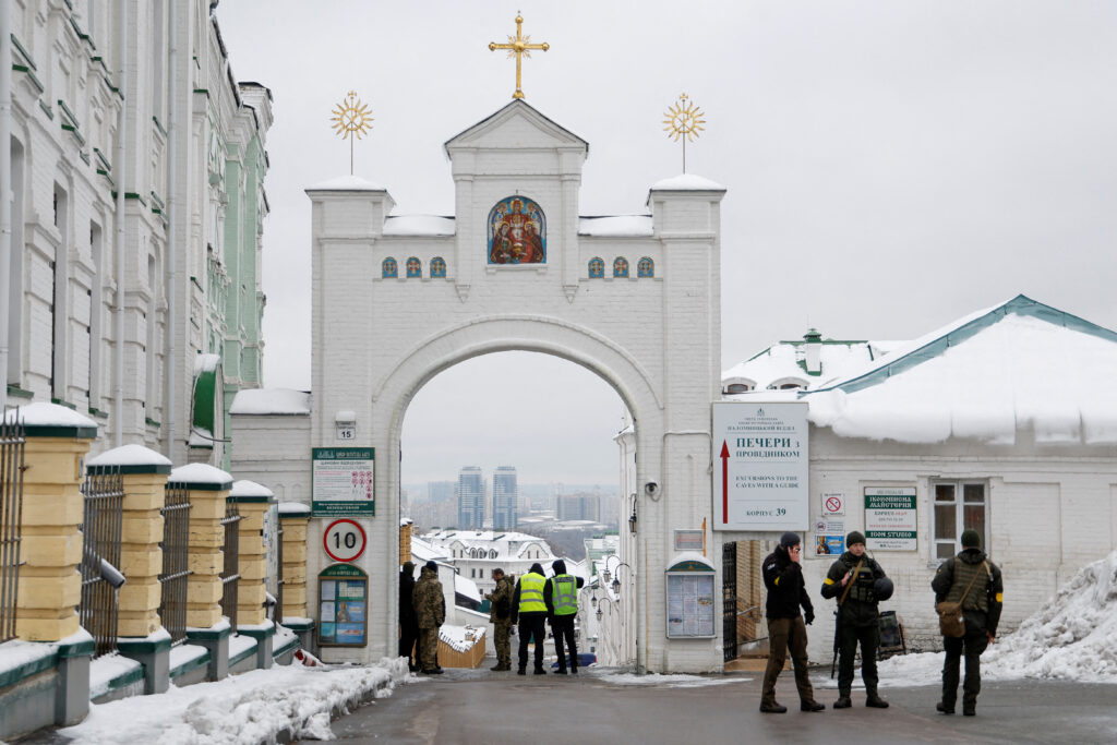 В УПЦ МП заявили, що не підуть з Києво-Печерської Лаври, пригрозивши “початком апокаліпсису”