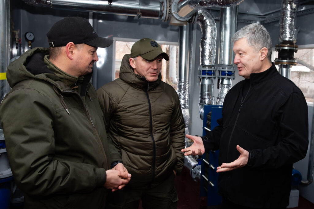 Подарунок на День святого Миколая: Порошенко привіз у Миколаїв мобільну котельню, щоб тисячі містян впевненіше пережили зиму